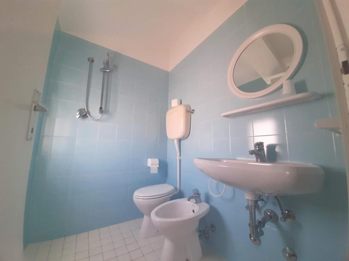 Economy Triple Room,1244599813:JPEG