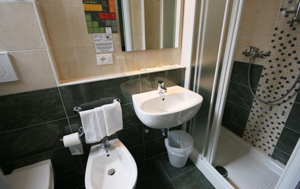 Standard Quadruple Room,765877027:JPEG